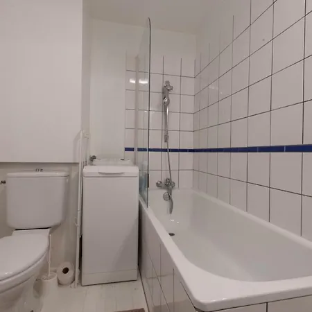 Apartment Hostnfly - Charming Near Nation