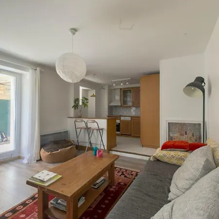 Hostnfly - Charming Near Nation Apartment *