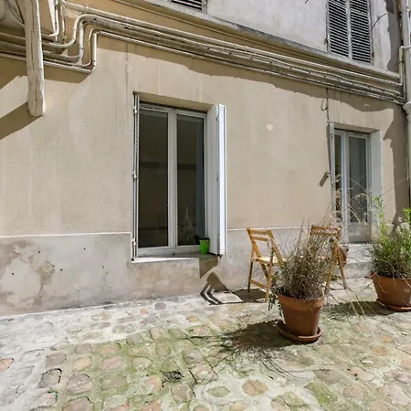 Apartment Hostnfly - Charming Near Nation