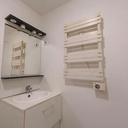 Apartment Hostnfly - Charming Near Nation